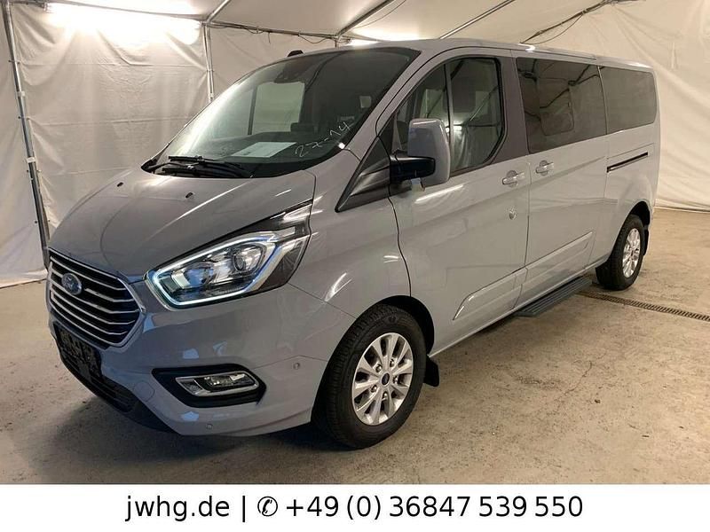 Grau Gebraucht 2023 Ford Tourneo Titanium X Van / Kleinbus | 36.950 € (Guter Preis) - Bild 1/3