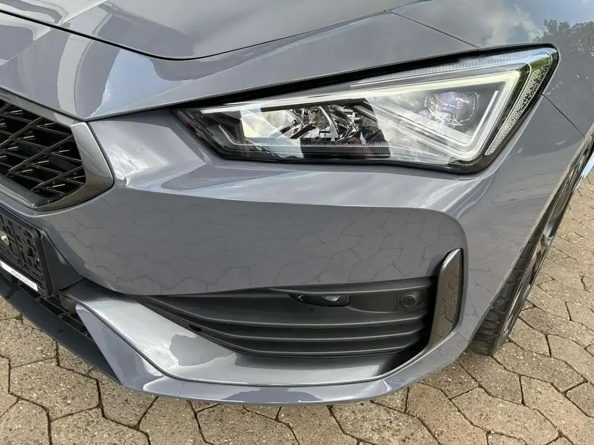 Używany Cupra Leon VZ 310 KM (228 kW) 2023 Szary Kombi