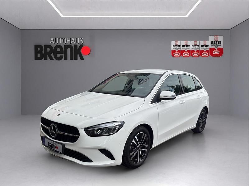 Weiss Gebraucht 2024 Mercedes B180 Van / Kleinbus | 29.990 € (Fairer Preis) - Bild 1/3