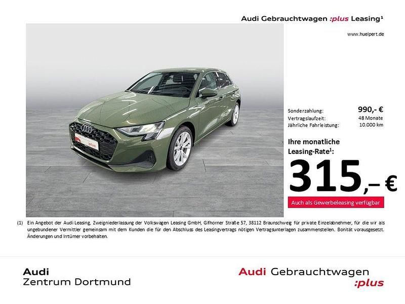 Distriktgrün metallic Gebraucht 2024 Audi A3 Ambiente Limousine | 33.344 € (Superpreis) - Bild 1/4