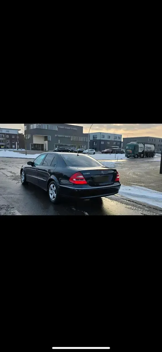 Gebraucht Mercedes E280 177 PS (130 kW) 2004 Blau Limousine