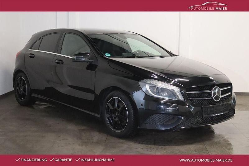 Gebraucht Mercedes A180 Style 122 PS (89 kW) 2012 Schwarz Limousine