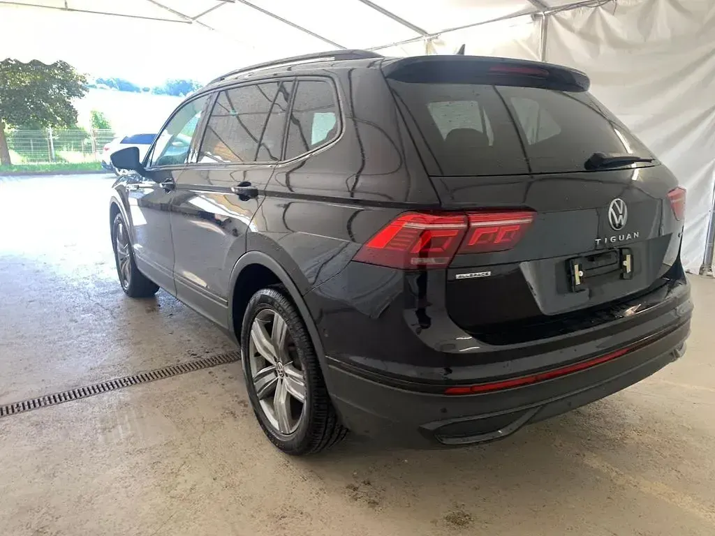 Gebraucht VW Tiguan Allspace 200 PS (147 kW) 2022 Deep black perleffekt SUV