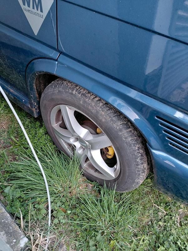 Second-hand VW T4 88 CP (64 kW) 2000 Albastru Van