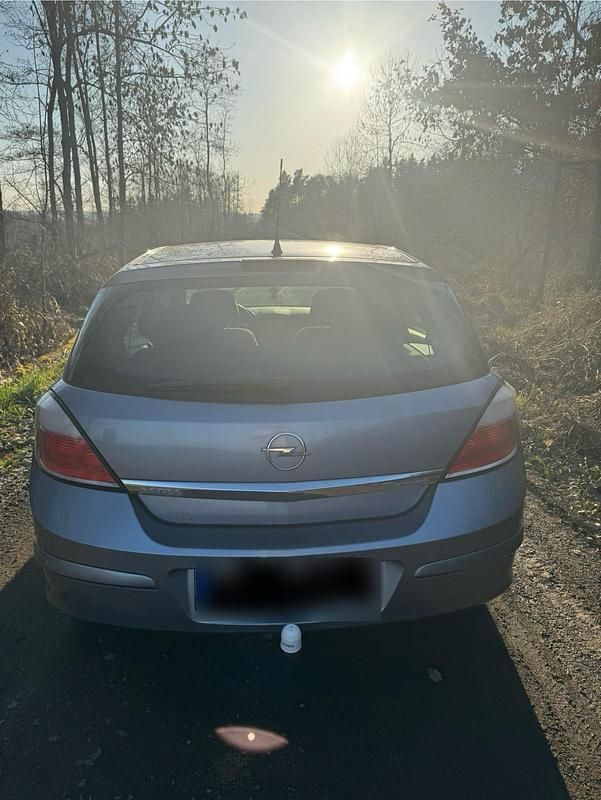 Gebraucht Opel Astra 105 PS (77 kW) 2005 Blau Kleinwagen
