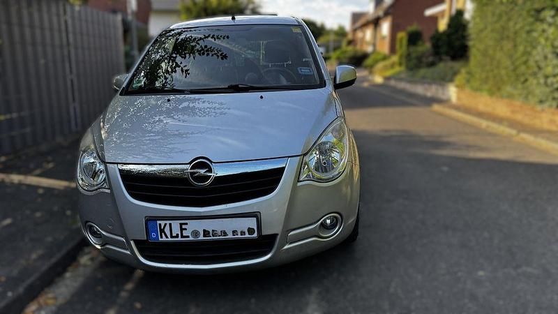 Silber Gebraucht 2009 Opel Agila Edition Limousine | 2.222 € (Superpreis) - Bild 1/4
