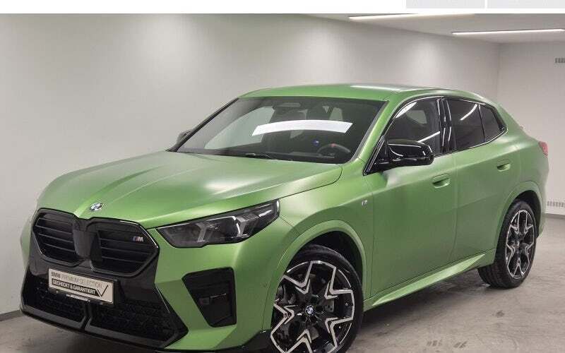 Sonderlackierung Gebraucht 2024 BMW X2 Luxury Line SUV | 57.850 € - Bild 1/4