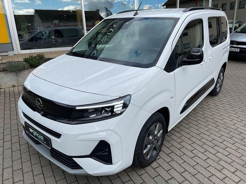 Gebraucht Opel Combo Life 131 PS (96 kW) 2024 Weiß Limousine