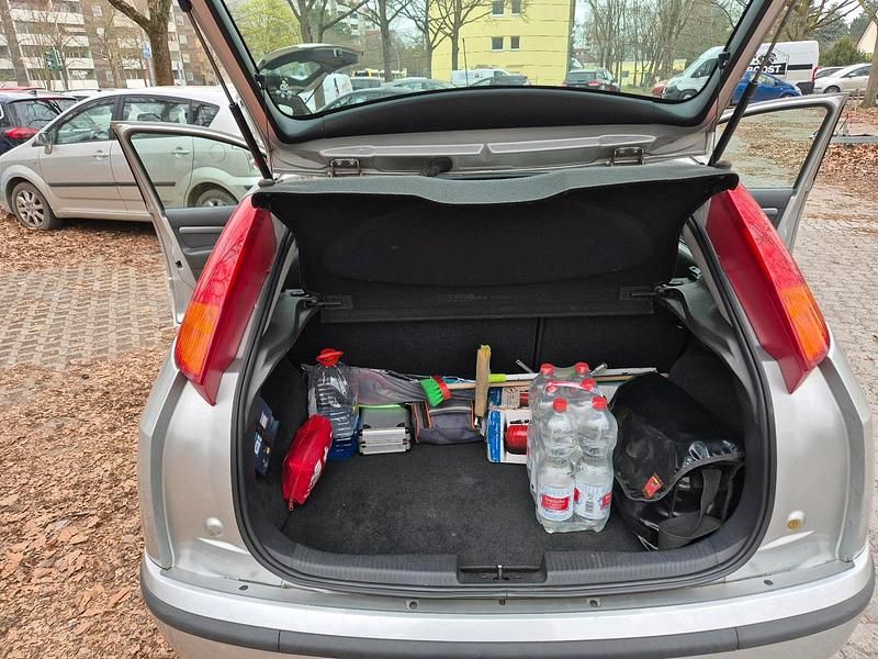 Gebraucht Ford Focus 90 PS (66 kW) 2003 Silber Kombi