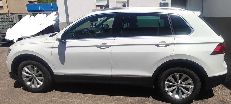 Weiß Gebraucht 2017 VW Tiguan Sound SUV | 17.000 € (Teuer) - Bild 1/4