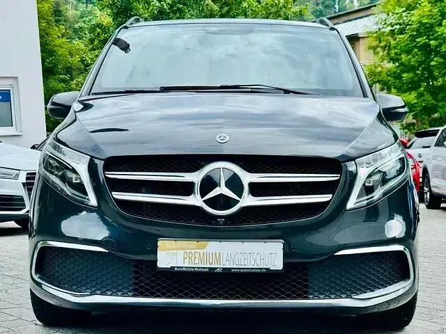 Gebraucht Mercedes V300 Exclusive 237 PS (174 kW) 2019 Graphitgrau metallic dunkel m... Van / Kleinbus