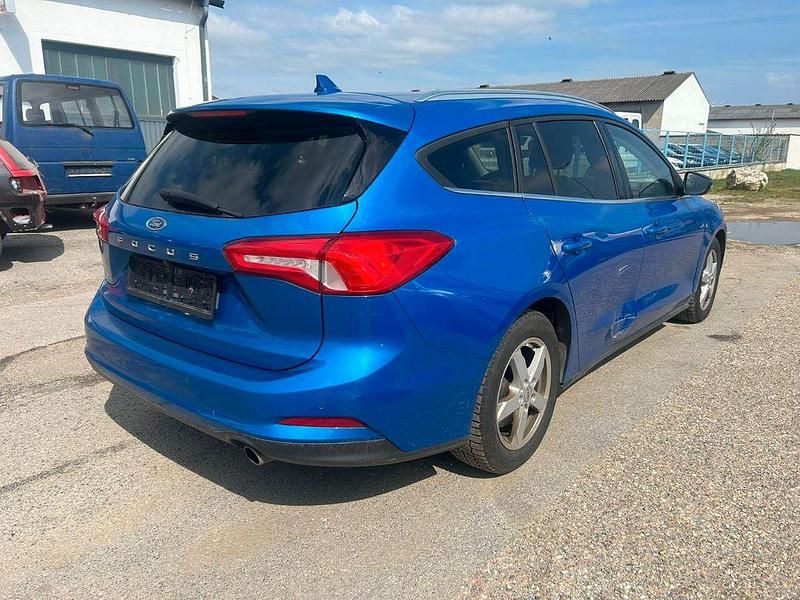 Gebraucht Ford Focus Titanium 150 PS (110 kW) 2021 Blau Limousine