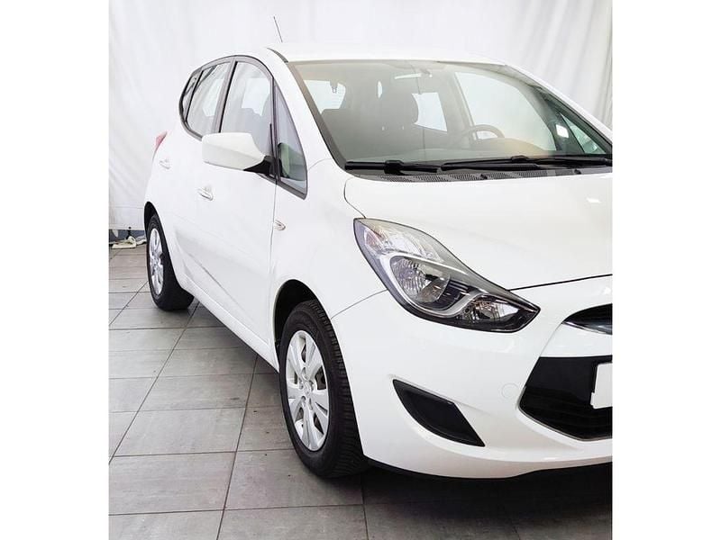 Gebraucht Hyundai ix20 Edition 125 PS (91 kW) 2015 Polar white / sol Kleinwagen