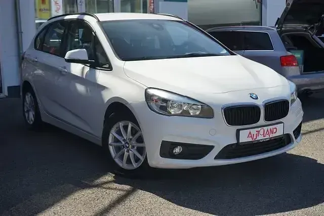 Używany BMW 218 Advantage 136 KM (100 kW) 2017 Biały Minivan