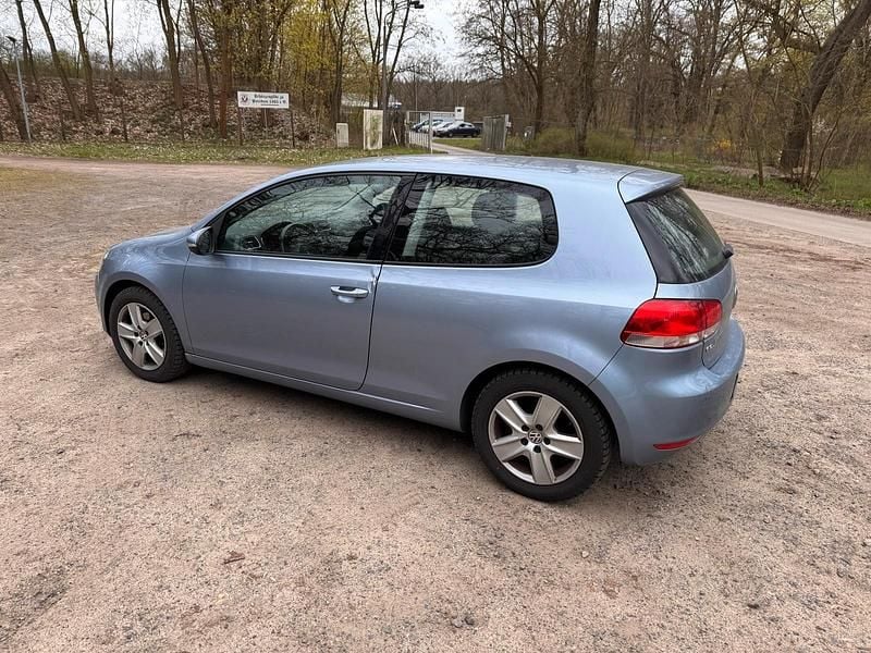 Gebraucht VW Golf VI 101 PS (74 kW) 2009 Blau Kleinwagen