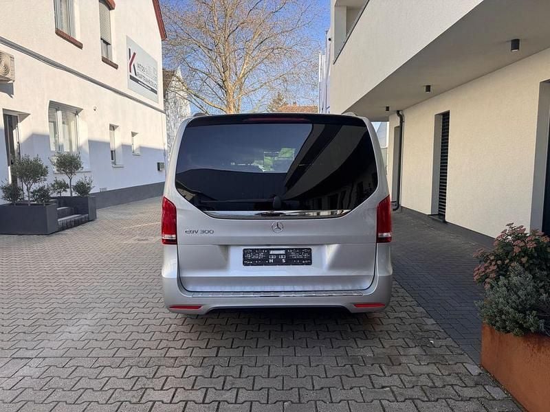 Gebraucht Mercedes EQV300 150 kW (204 PS) 2025 Silber Van / Kleinbus
