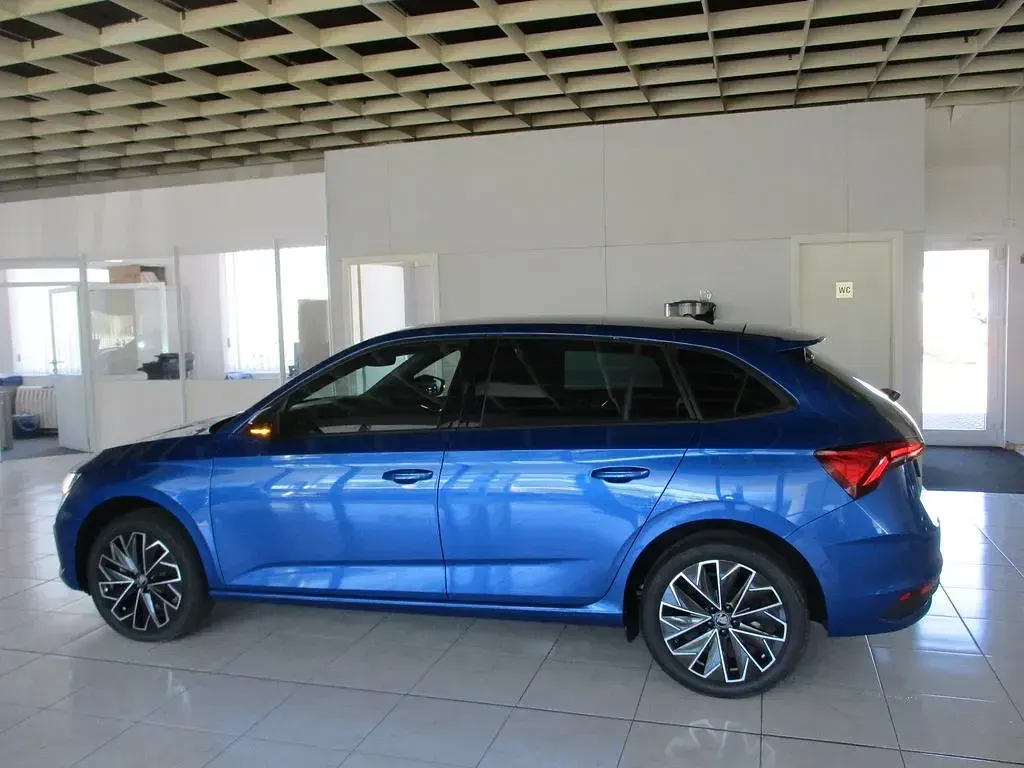 Neu Skoda Scala Dynamic 150 PS (110 kW) 2026 Blau Kleinwagen