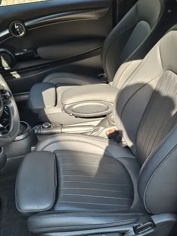 Używany Mini Cooper 136 KM (100 kW) 2023 Czarny Hatchback