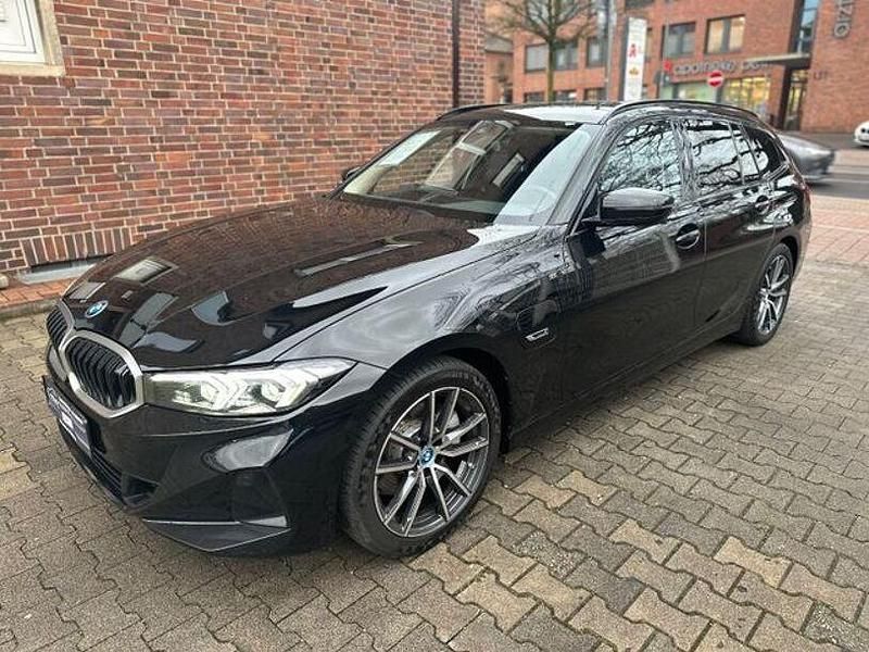 Gebraucht BMW 320e Shadowline 204 PS (150 kW) 2023 Schwarz Kombi