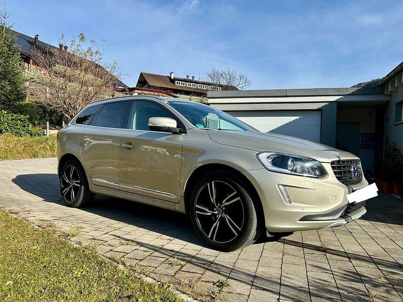 Braun Gebraucht 2017 Volvo XC60 Summum SUV | 19.500 € (Fairer Preis) - Bild 1/4