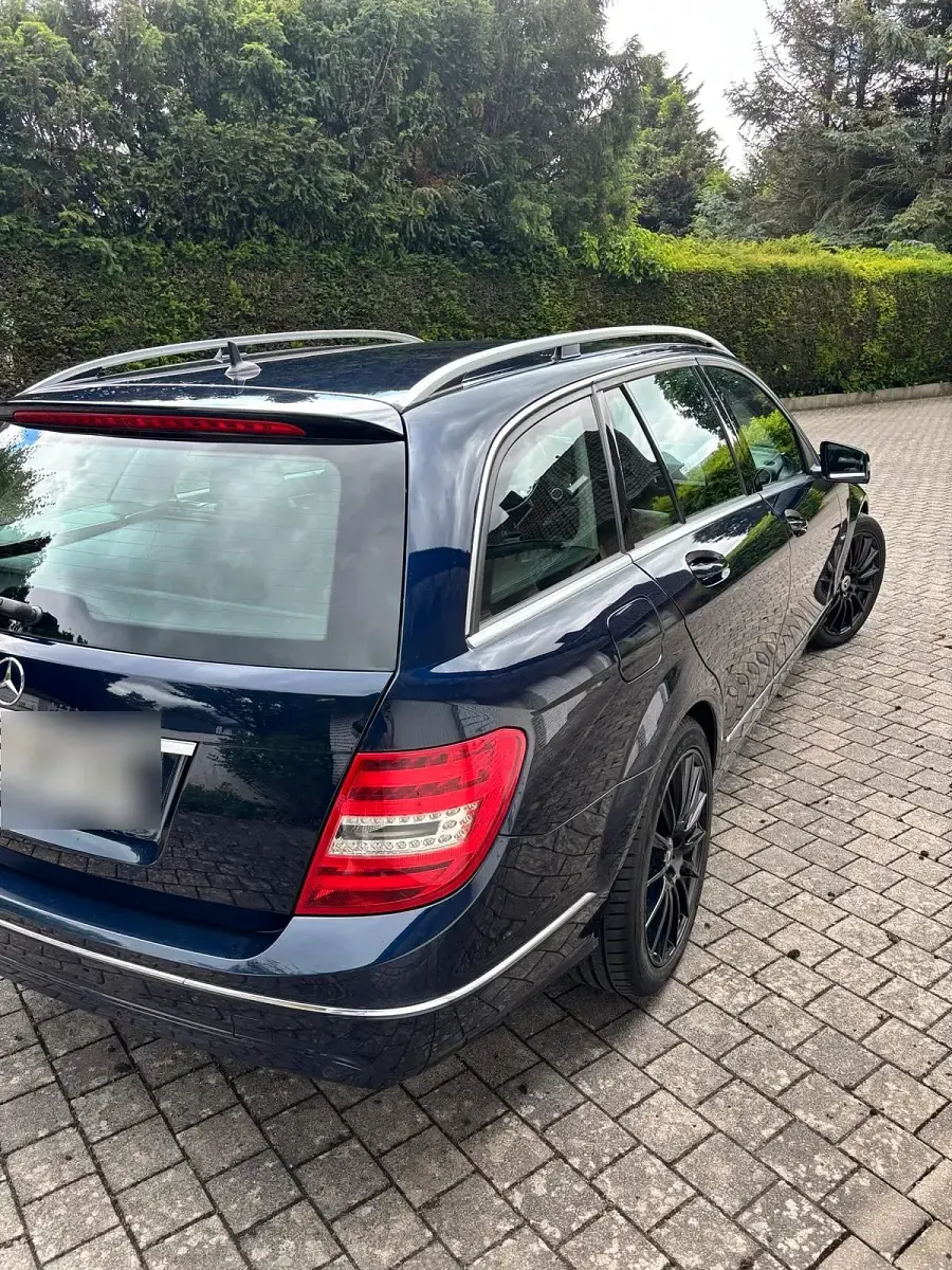 Gebraucht Mercedes 220 170 PS (125 kW) 2011 Blau Kombi