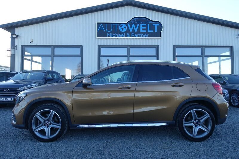 Gold Gebraucht 2017 Mercedes GLA220 AMG SUV | 24.480 € (Fairer Preis) - Bild 1/4