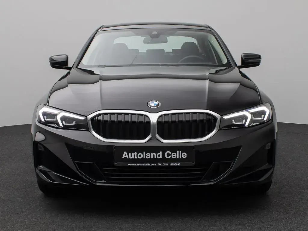 Gebraucht BMW 318 Sport Line 156 PS (114 kW) 2024 Schwarz 2668schwarz Limousine