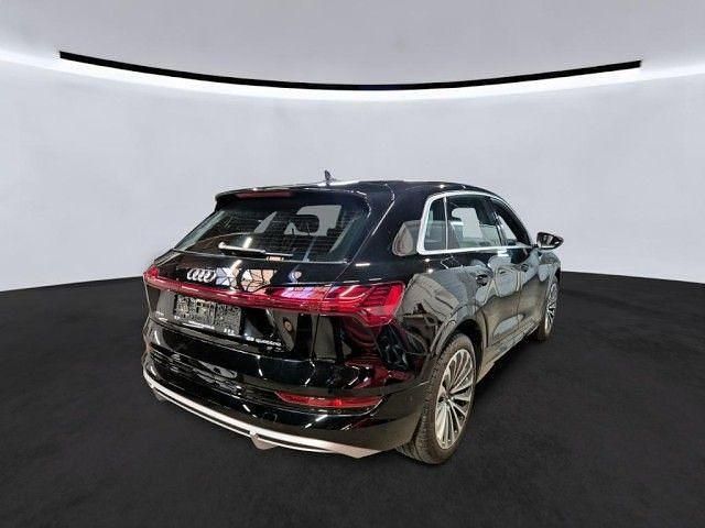 Używany Audi e-tron S-Line 300 kW (408 KM) 2022 Czarny SUV