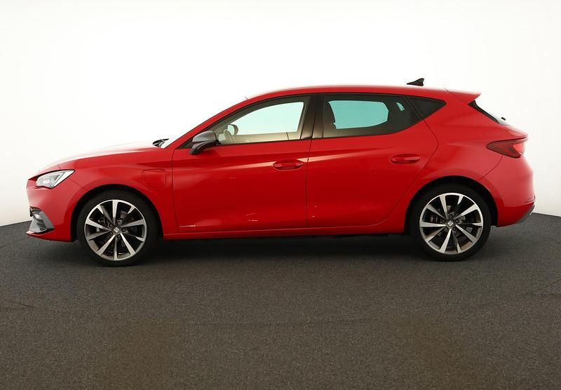 Gebraucht Seat Leon FR 204 PS (150 kW) 2022 Reinrot SUV