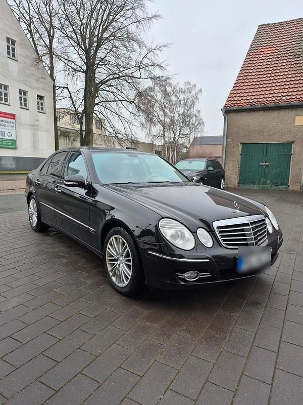Gebraucht Mercedes E420 314 PS (230 kW) 2008 Schwarz Limousine
