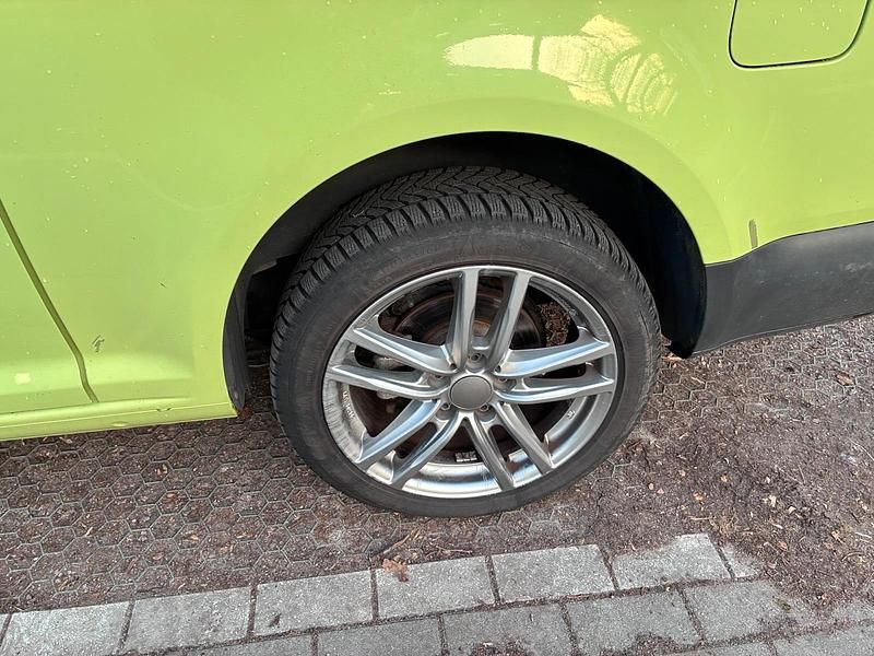 Gebraucht VW Caddy Maxi 135 PS (99 kW) 2011 Grün Van / Kleinbus