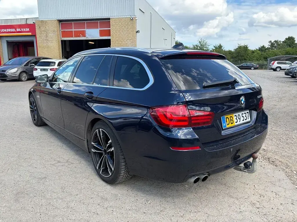 Gebraucht BMW 520 184 PS (135 kW) 2014 Blau Kombi