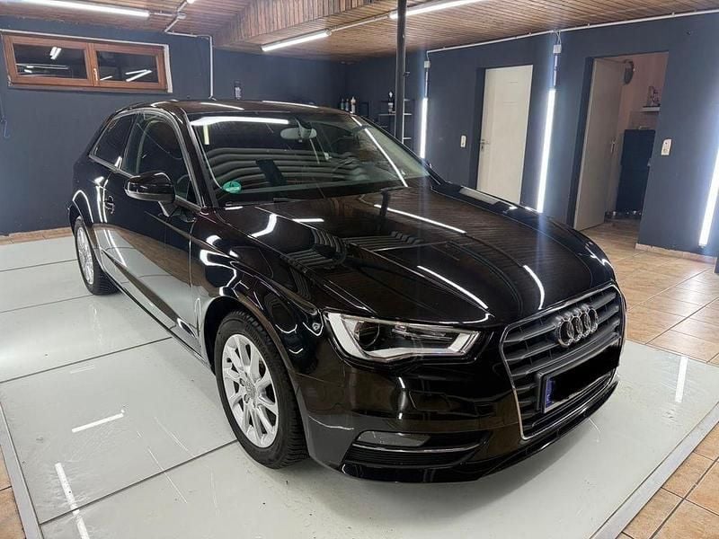 Gebraucht Audi A3 Attraction 105 PS (77 kW) 2013 Schwarz Limousine
