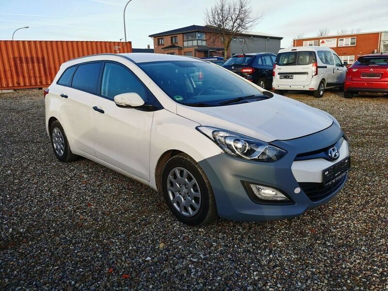 Gebraucht Hyundai i30 99 PS (72 kW) 2013 Weiß Kombi