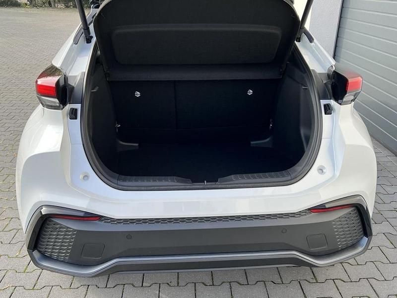 Neu 2025 Toyota C-HR Sport SUV | 41.240 € - Bild 1/3