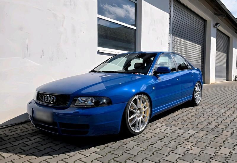 Blau Gebraucht 1998 Audi S4 Limousine | 30.900 € - Bild 1/4