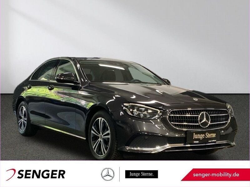 Grau Gebraucht 2021 Mercedes E200 Avantgarde Limousine | 38.860 € (Etwas zu teuer) - Bild 1/4