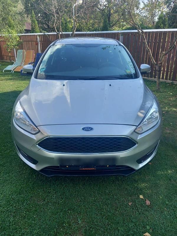 Silber Gebraucht 2018 Ford Focus Business Edition Kombi | 8.555 € (Guter Preis) - Bild 1/4