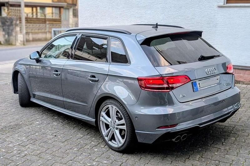 Gebraucht Audi A3 Sportback S-Line 190 PS (139 kW) 2019 Grau Kleinwagen