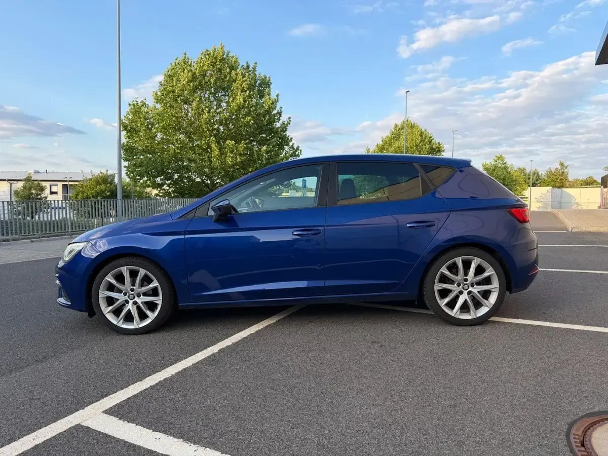 Gebraucht Seat Leon FR 150 PS (110 kW) 2017 Blau Limousine
