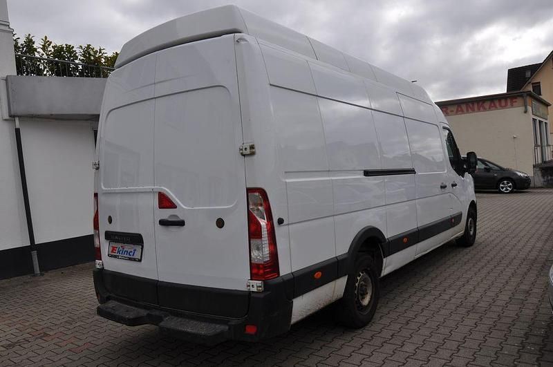 Second-hand Renault Master 145 CP (106 kW) 2022 Alb Monovolum