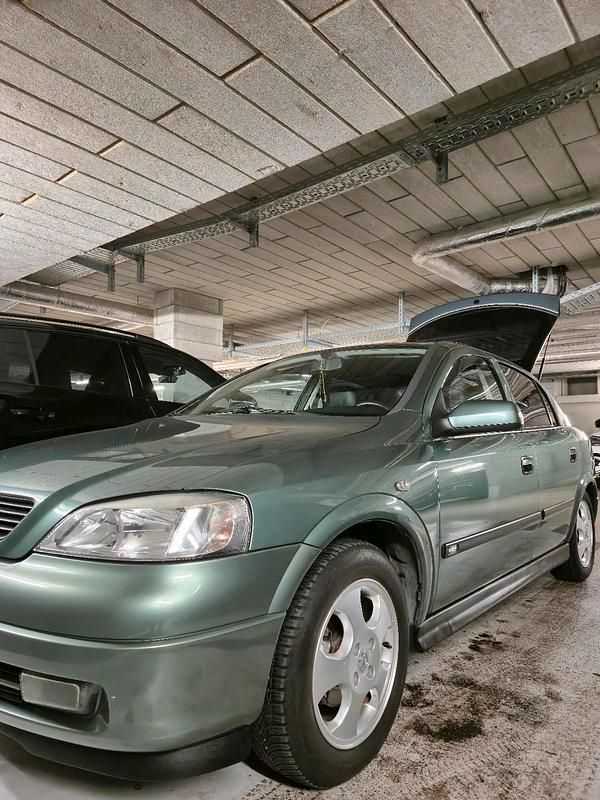 Gebraucht Opel Astra 101 PS (74 kW) 1999 Grün Limousine