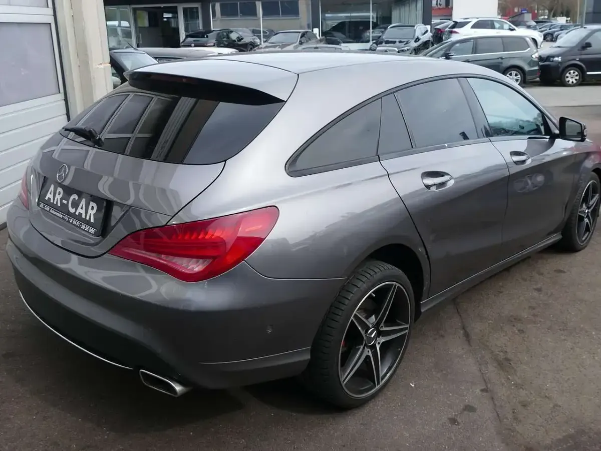 Gebraucht Mercedes CLA220 Shooting Brake 177 PS (130 kW) 2016 Grau Kombi