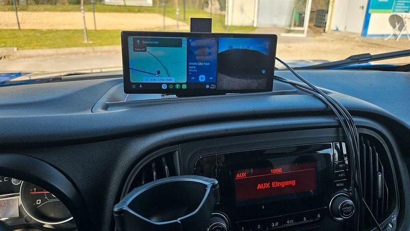 Gebraucht Fiat Doblò 95 PS (69 kW) 2018 Blau Van / Kleinbus