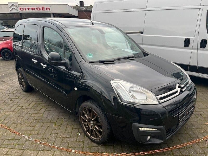 Gebraucht Citroën Berlingo SELECTION 120 PS (88 kW) 2016 Schwarz Van / Kleinbus