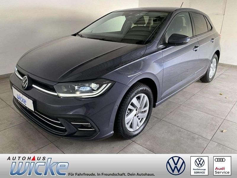 Grau Neu 2025 VW Polo Style Limousine | 31.290 € (Teuer) - Bild 1/4