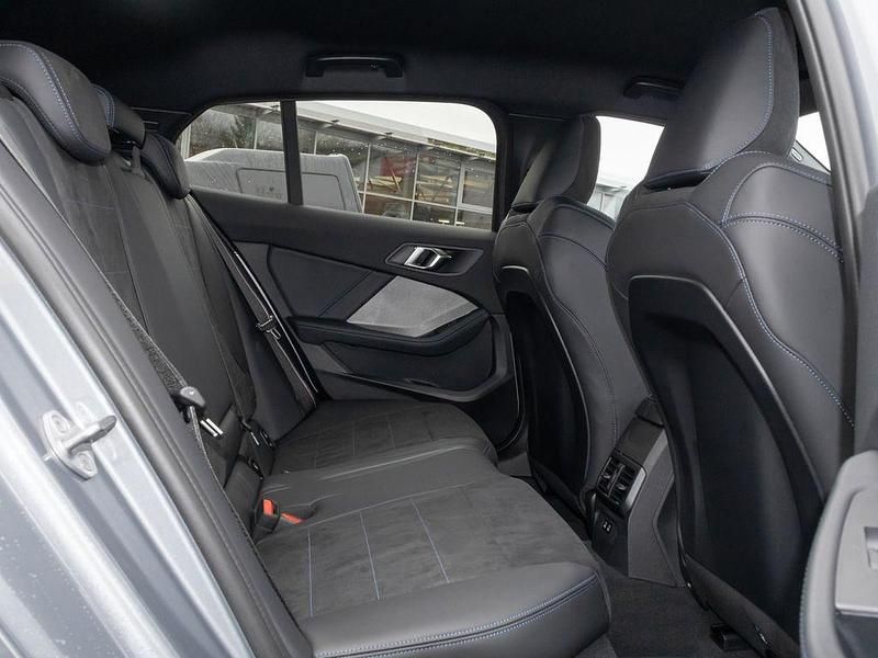 Neu BMW 120 Performance 163 PS (119 kW) 2025 Skyscraper grau Kleinwagen