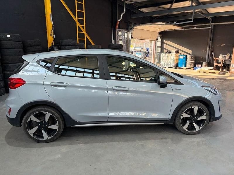 Gebraucht Ford Fiesta Active 101 PS (74 kW) 2019 Grau Kleinwagen