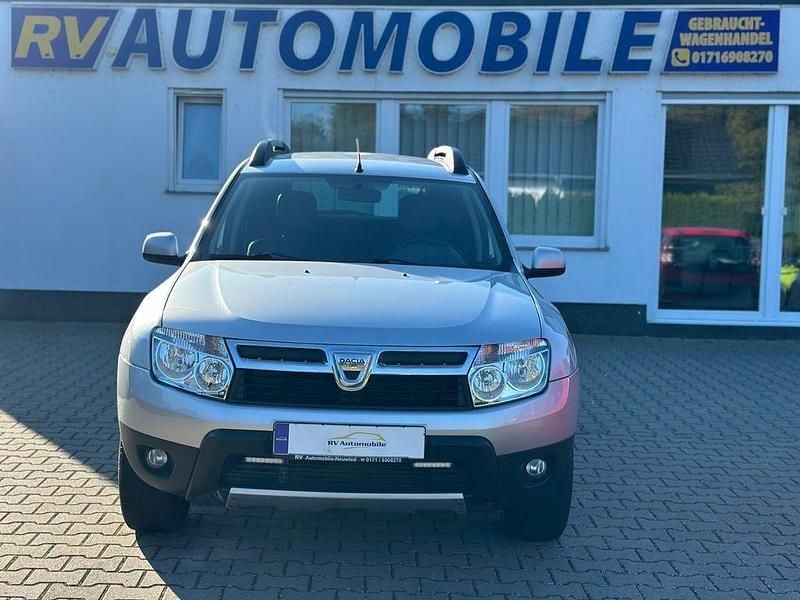 Grau Gebraucht 2012 Dacia Duster Prestige SUV | 7.490 € (Fairer Preis) - Bild 1/4
