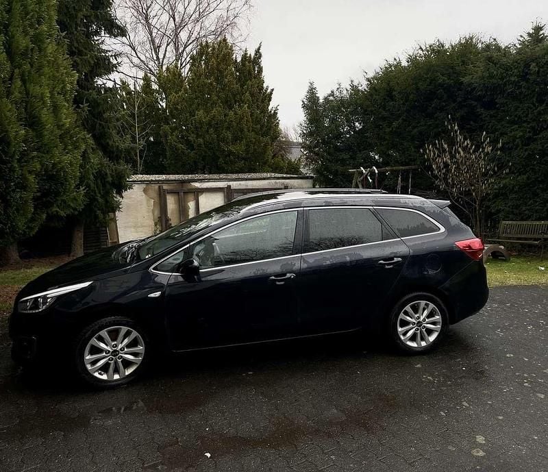 Gebraucht Kia Ceed DREAM-TEAM Edition 136 PS (100 kW) 2016 Kleinwagen